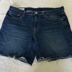 GAP 5” inch mid-rise Shorts